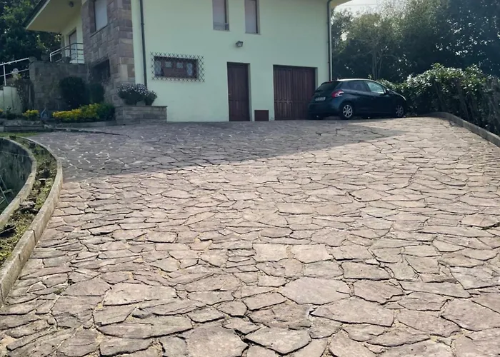 Casa El Hoyuco * Lamadrid