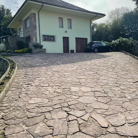 Casa El Hoyuco * Ламадрид